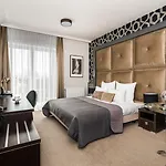 Luxor Hotel