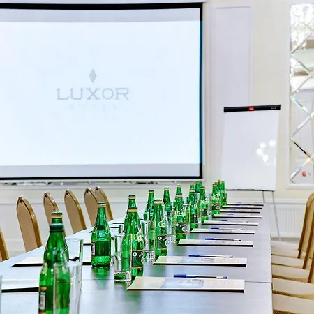 Готель Luxor