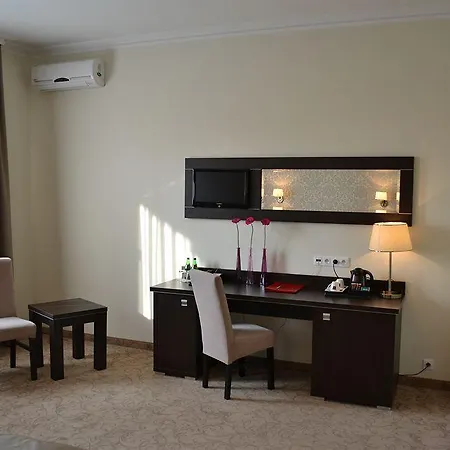 Luxor 4* Люблін